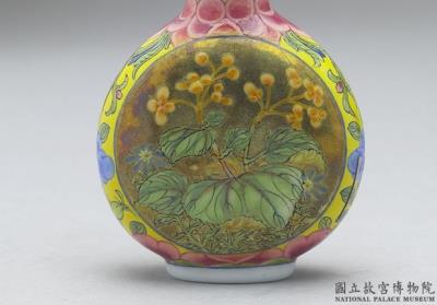 图片[2]-Glass-body painted enamel snuff bottle with a floral design, Qianlong reign (1735-1796), Qing dynasty-China Archive